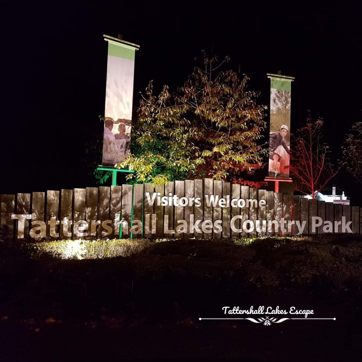 Meridian Tattershall Lakes Escape - Lakeside Lodge Caravan With A Fishing Peg Luxury Hot Tub Buitenkant foto