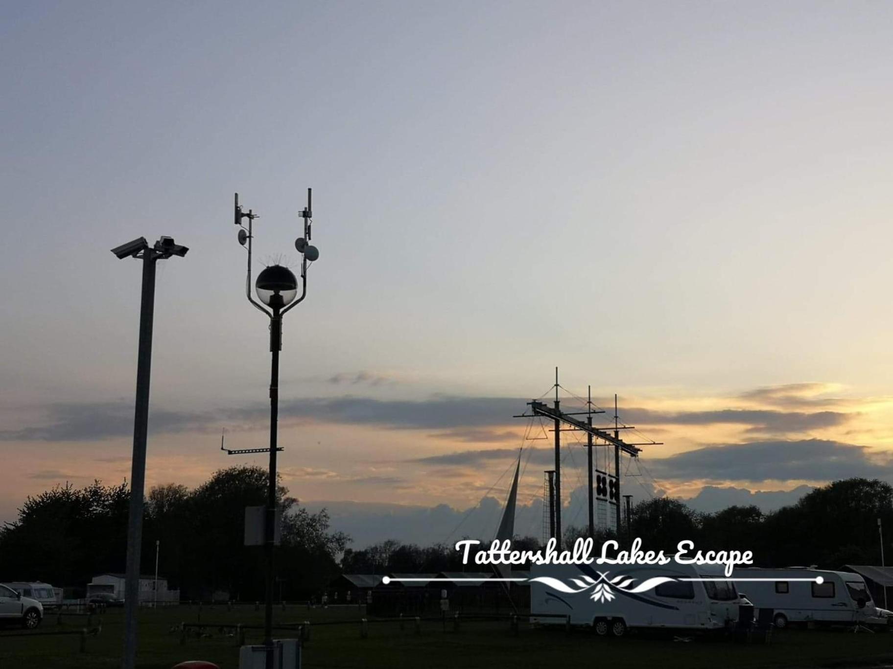 Meridian Tattershall Lakes Escape - Lakeside Lodge Caravan With A Fishing Peg Luxury Hot Tub Buitenkant foto