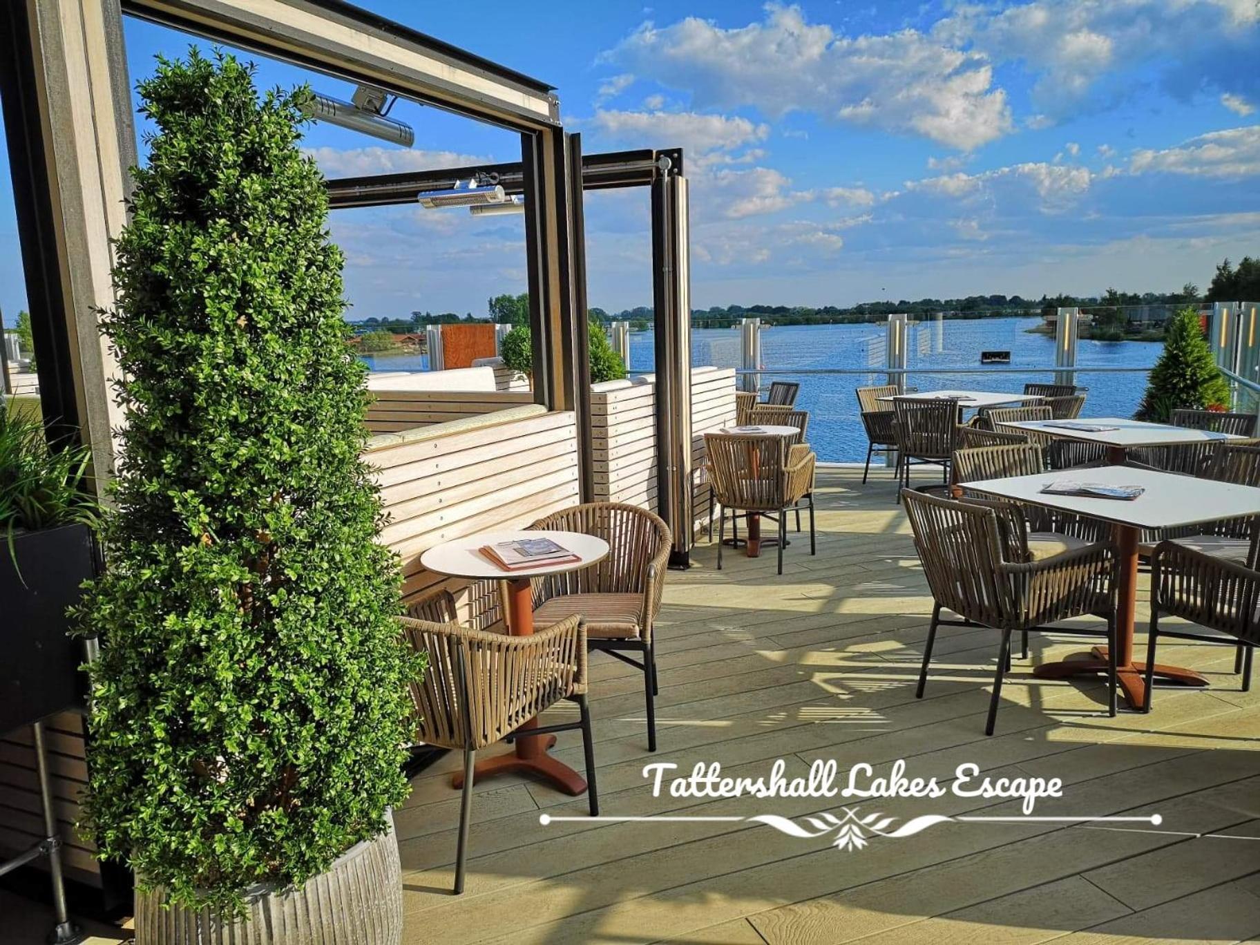 Meridian Tattershall Lakes Escape - Lakeside Lodge Caravan With A Fishing Peg Luxury Hot Tub Buitenkant foto