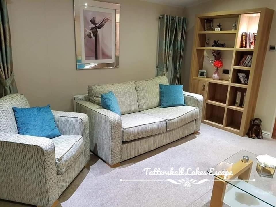 Meridian Tattershall Lakes Escape - Lakeside Lodge Caravan With A Fishing Peg Luxury Hot Tub Buitenkant foto