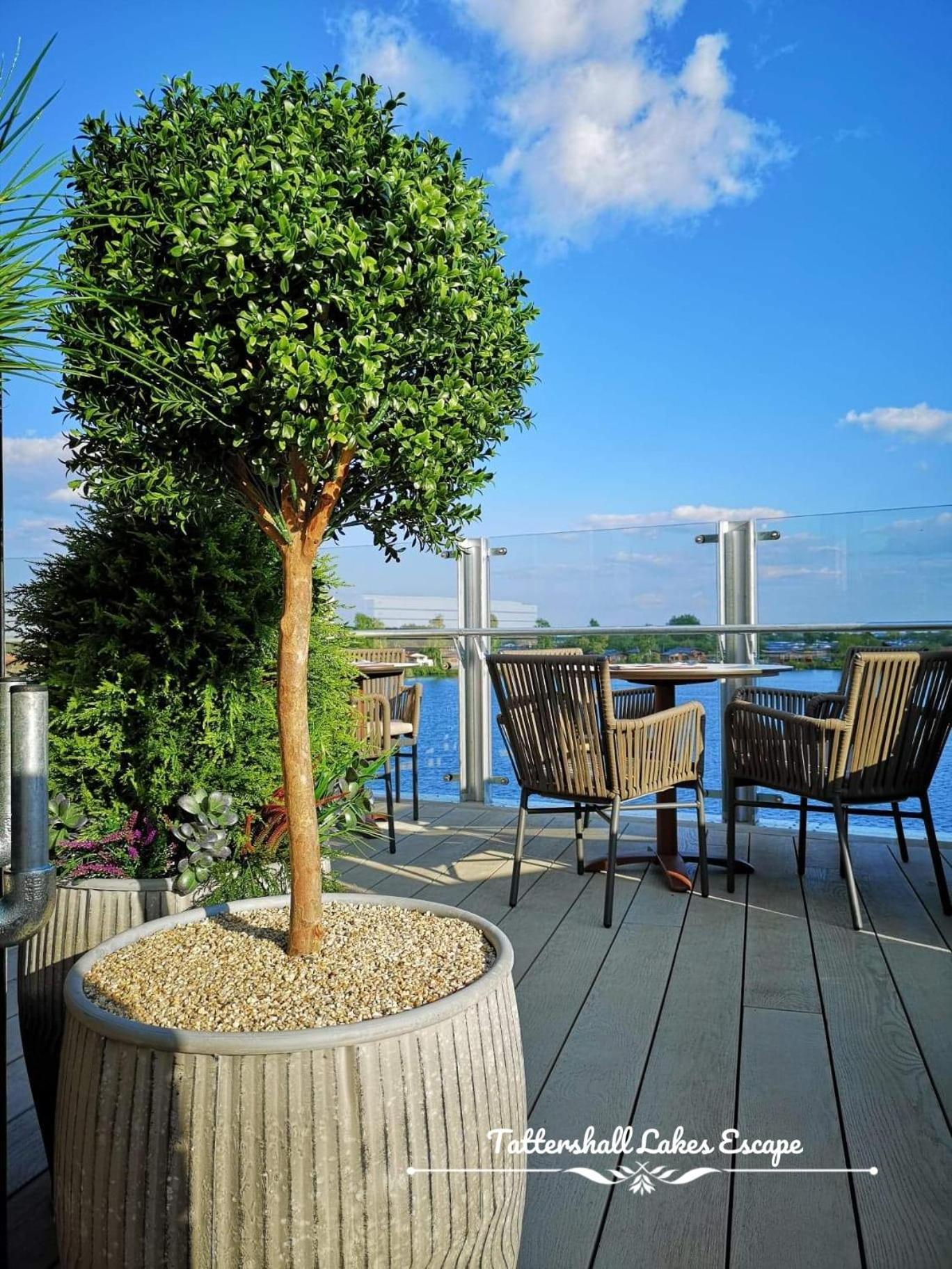 Meridian Tattershall Lakes Escape - Lakeside Lodge Caravan With A Fishing Peg Luxury Hot Tub Buitenkant foto